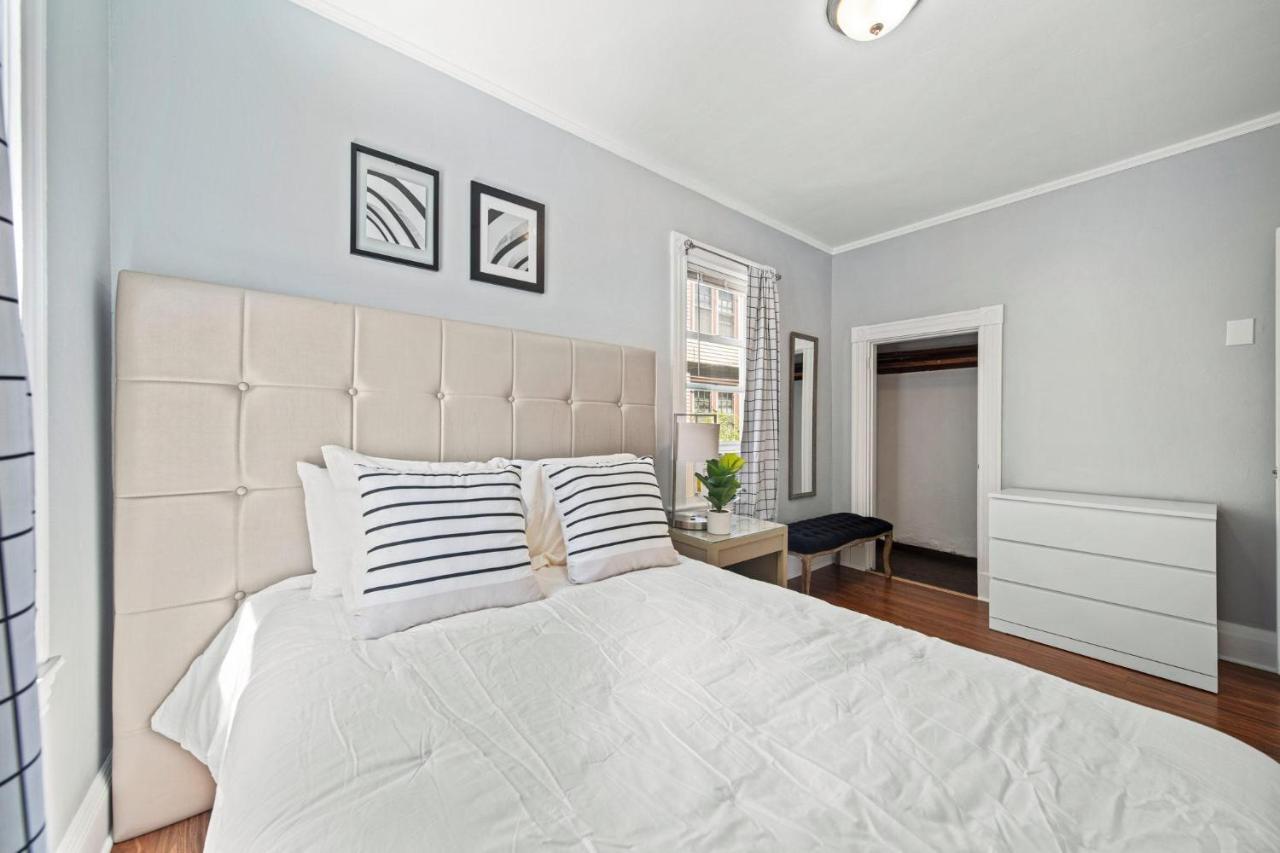 Cozy Up In 5Br Apt Near Charming Oak Square Бостон Екстер'єр фото